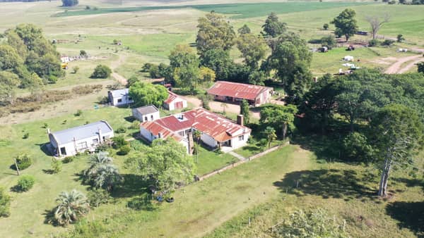 Establecimiento agrícola - ganadero - forestal con instalaciones completas